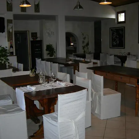 Premiata Osteria Dei Fiori Bed & Breakfast Cortiglione